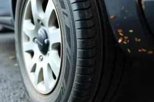 detalhe no pneu